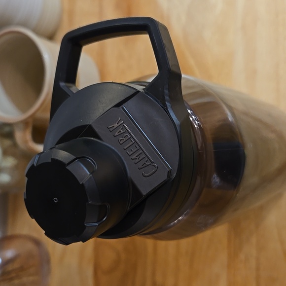 CamelBak Chute Mag Bpa Free Water Bottle 1500 ml / 1.5 L Charcoal Gray - Picture 3 of 6